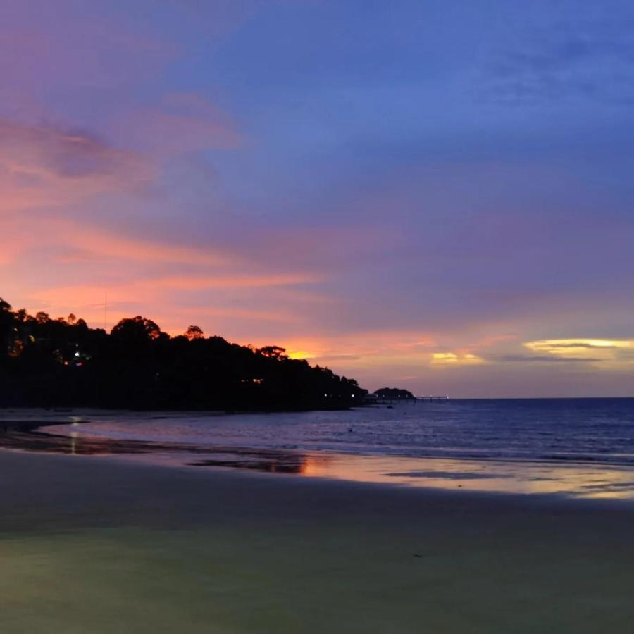 Lily Holiday 百合假日 Patong Buitenkant foto